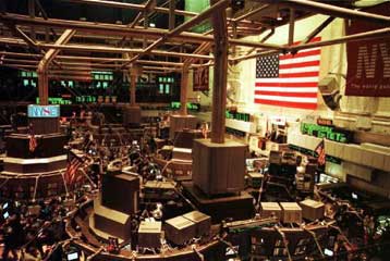 Διακυμάνσεις στη Γουόλ Στριτ κατά το άνοιγμα της Τρίτης