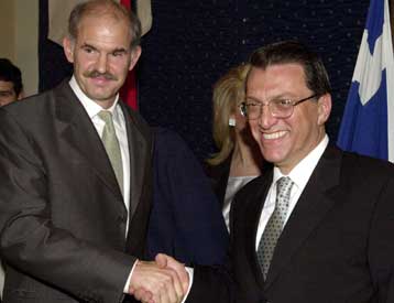 H ένταξη της Τουρκίας στην ΕΕ δεν πρέπει να συνδεθεί με το Κυπριακό, δηλώνει ο Γιλμάζ