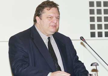 Ο Κωνσταντίνος πρέπει να σεβαστεί το νόμο για τη «βασιλική» περιουσία, δηλώνει ο Βενιζέλος