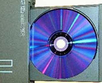 Ποινική δίωξη για το CD-ROM με τα προσωπικά δεδομένα των πολιτών