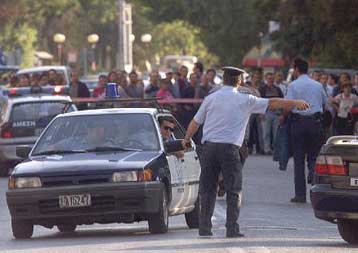 Σπεύδουν να συνταξιοδοτηθούν λόγω ορίου ηλικίας χιλιάδες αξιωματικοί της ΕΛ.ΑΣ.