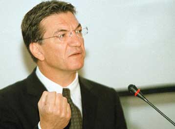 «Ψαλίδι» στο συντελεστή του βαθμού των προφορικών -και όχι κατάργησή του- μελετά το υπουργείο Παιδεί