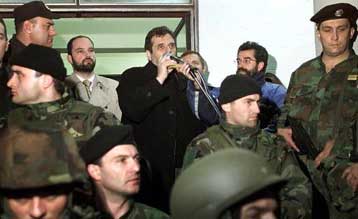 Τελευταία ευκαιρία στο διάλογο για την αποκλιμάκωση της κρίσης στη νότια Σερβία δίνει η Γιουγκοσλαβί