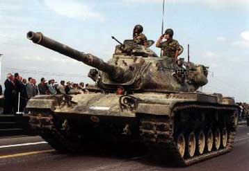 Μήνυση κατά αξιωματικών κατέθεσαν οι γονείς του 19χρονου φαντάρου που πέθανε από πυρετό