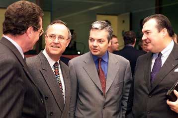 Σε συμφωνία κατέληξε το ECOFIN για τη φορολόγηση των καταθέσεων στην ΕΕ