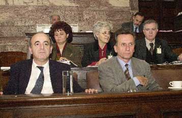 Στα 900 δισ. θα ανέλθουν τα φορολογικά έσοδα, εκτιμά ο Φωτιάδης – Παράλογες οι απαιτήσεις του Γλύξμπ