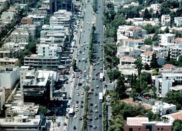 Οι διαφημιστικές πινακίδες στους δρόμους αιτία τροχαίων ατυχημάτων