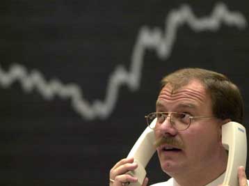 «Ανάσα» του ευρώ, καθώς το δολάριο δεν επωφελήθηκε από την εξέλιξη της εκλογικής μάχης στις ΗΠΑ