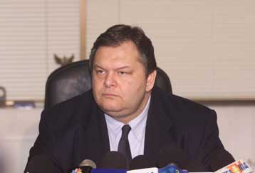 «Ναι» στις διαφορετικές απόψεις αλλά εντός κυβερνητικών οργάνων λέει ο Ευ.Βενιζέλος