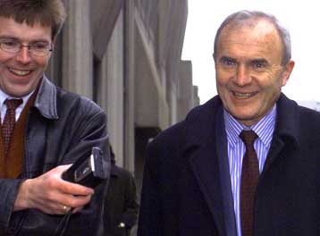 Οι επενδυτές είναι επιφυλακτικοί για το δολάριο, υποστηρίζει ο Ίσινγκ