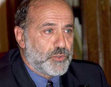 Αύξηση της ανταγωνιστικότητας για τον περιορισμό του εμπορικού ελλείμματος προτείνει ο πρόεδρος του