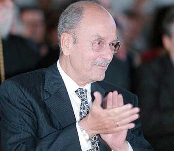 Σε διδάκτορα της Νομικής αναγορεύτηκε ο Κ.Στεφανόπουλος