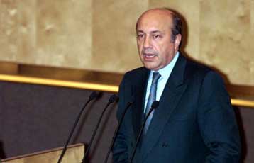 Η Ρωσία υποστηρίζει τον ευρωστρατό