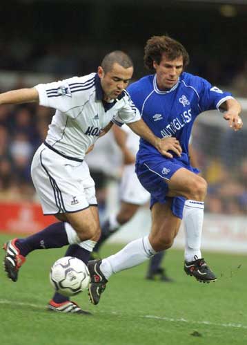 Ανανέωσε στην Τότεναμ έως και το 2005 ο Στέφεν Καρ