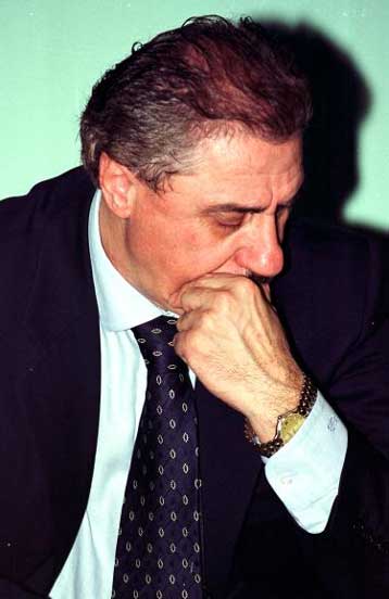 Και τυπικά τέλος ο Ματζουράκης για τον Ολυμπιακό – Δεκτή η παραίτησή του