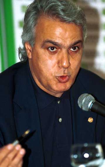 Περισσότερες ελεύθερες ημερομηνίες θέλει η UEFA