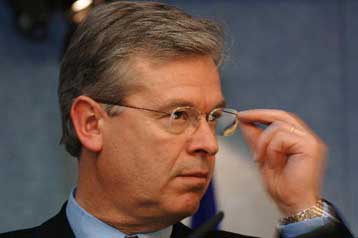 Ανοιχτό το ενδεχόμενο λήψης επιπρόσθετων μέτρων για τις «τρελές αγελάδες» αφήνει η ΕΕ