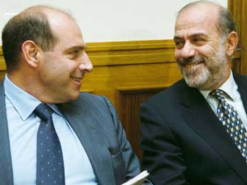 Kατέθεσε στον εισαγγελέα ο πρόεδρος του ΣΕΒ για τις χρηματοδοτήσεις πολιτικών