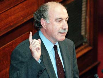 Δεν διακινούνται επικίνδυνα κρεατάλευρα στην Ελλάδα, διαβεβαιώνει ο Ανωμερίτης