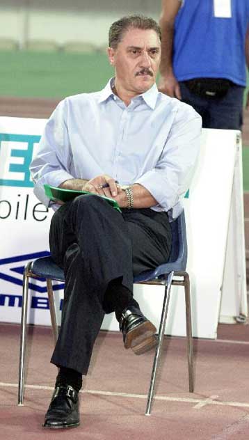 Έχω εντυπωσιακή προσφορά από τον Ολυμπιακό<I>Στην Αθήνα σήμερα ο Γάλλος προπονητής</I>