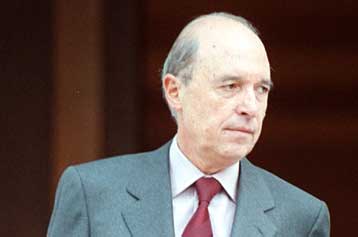 Η πορεία της Σοφοκλέους στο επίκεντρο του ενδιαφέροντος κυβέρνησης και αντιπολίτευσης