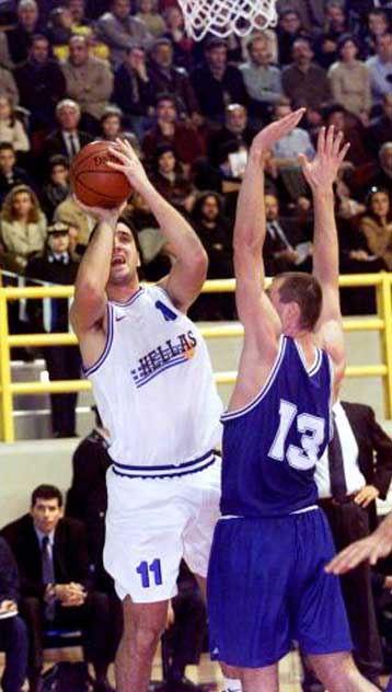 Μακρόπνοος στόχος το 2004, σύμφωνα με τον Κ.Πετρόπουλο<I>Στην Τσεχία από το πρωί η εθνική μπάσκε