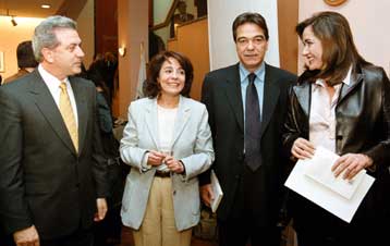 Απουσίασε ο Ν.Κωνσταντόπουλος από την παρουσίαση του βιβλίου της Μ.Δαμανάκη<I>Ισχυρή η παρουσία