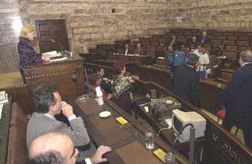 Ένταση στη Βουλή εξαιτίας ρύθμισης του υπουργείου Οικονομικών για τα τυχερά παιχνίδια