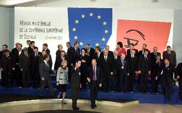 Κρίση στις ευρωτουρκικές σχέσεις βλέπει ο Τζεμ