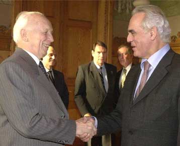 Αιχμηρός ο Τσοχατζόπουλος για την έως τώρα απουσία του Νιώτη από την κυβέρνηση<i>Επαφές του ΥΕΘΑ