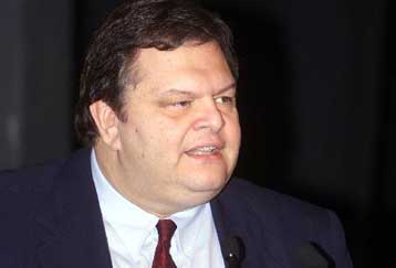 Η απόφαση για τον Γλύξμπουργκ δεν θίγει το πολίτευμα της χώρας, δηλώνει ο Βενιζέλος