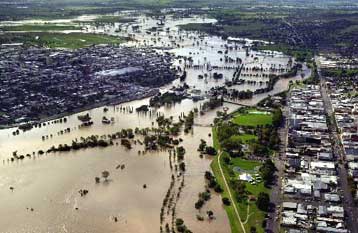 Χάος σε Αυστραλία και Μαλαισία από τις πλημμύρες