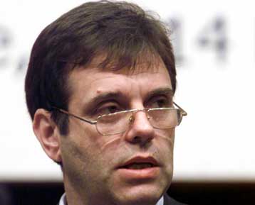 Έκρυθμη η κατάσταση στο Κόσοβο<i>Κινητοποίηση του στρατού στη νότια Σερβία εξετάζει το Βελιγράδι