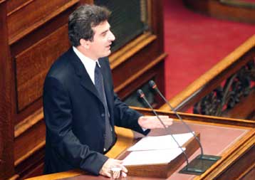 Τα κέντρα διασκέδασης θα λειτουργούν μόνο εάν έχουν εξασφαλίσει χώρους στάθμευσης, δήλωσε ο Χρυσοχοΐ