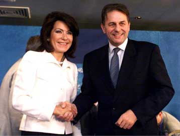 Πρώτο βήμα θετικό<i>Όλα καλά στη συνάντηση Σημίτη – Ρογκ</i>