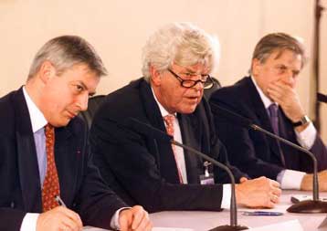 Πρωτοβουλίες για σταθερότητα στις ισοτιμίες πρέπει να αναλάβει η G7, δηλώνει ο αντιπρόεδρος της ΕΚΤ