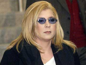 Η Δήμητρα Παπανδρέου πωλεί τη βίλα της Εκάλης