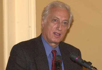 Το θέμα των γερμανικών αποζημιώσεων πρέπει να λυθεί εξωδικαστικά, τόνισε ο Μ.Σταθόπουλος