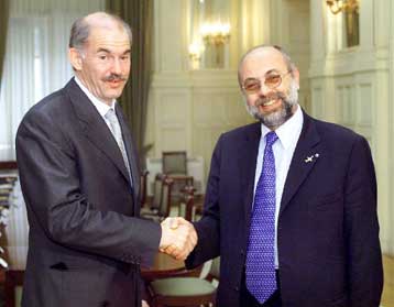 Συνάντηση του Γιώργου Παπανδρέου με τον υπουργό Εξωτερικών της ΠΓΔΜ για θέματα ευρύτερης συνεργασίας
