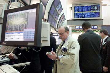 Σε καθοδική πορεία η Γουόλ Στριτ κατά το άνοιγμα της Τετάρτης