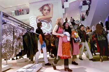 Ρεκόρ ανόδου για το εμπορικό έλλειμμα των ΗΠΑ το Σεπτέμβριο