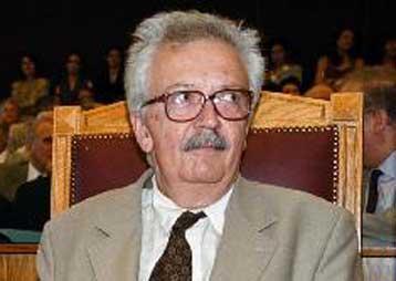 Αντίθετος στις προτάσεις για την αναθεώρηση του Συντάγματος, ο Στ.Ματθίας