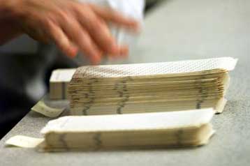 Ο «θρίαμβος της δημοκρατίας» στη Φλόριντα χαροποιεί τον Γκορ<i>Αδικη και απαράδεκτη η απόφαση, λ