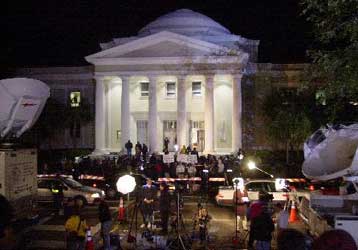 Η 27η Νοεμβρίου καταληκτική ημερομηνία για την ανακαταμέτρηση<i>Σημαντική «νίκη» για τον Αλ Γκορ