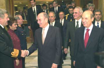 Με κάθε επισημότητα τίμησε η πολιτεία τη γιορτή των Ενόπλων Δυνάμεων