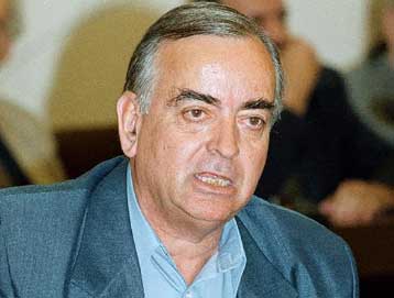 Δεν παραιτούμαι, εάν η Λ.Κανέλλη δεν υποσχεθεί ότι δεν θα πάει στο Ευρωκοινοβούλιο