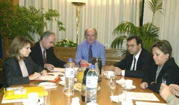 Πρόσθετα εθνικά μέτρα για τις «τρελές αγελάδες» αποφάσισε η κυβέρνηση