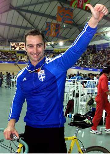 Επίδοση ξιφών από τον αρχηγό ΓΕΣ στους Ολυμπιονίκες του στρατού