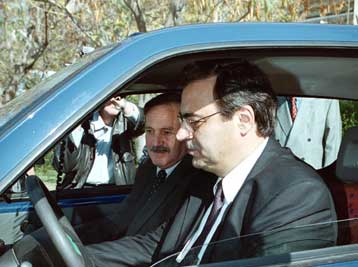 Ηλεκτρονικά αυτοκίνητα και λεωφορεία με φυσικό αέριο παρουσίασε ο Ν.Χριστοδουλάκης