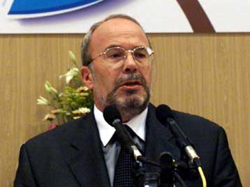 Πρόσκληση Νάνο σε Σημίτη να επισκεφθεί την Αλβανία